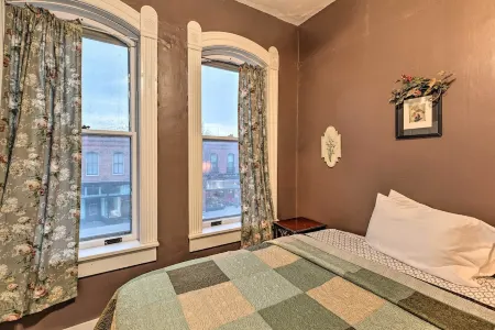 Pet-Friendly Apt Walk to Missouri River!