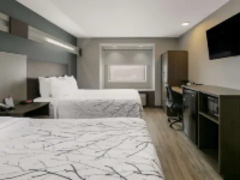 SureStay Plus Hotel by Best Western Sevierville セバービルのホテル