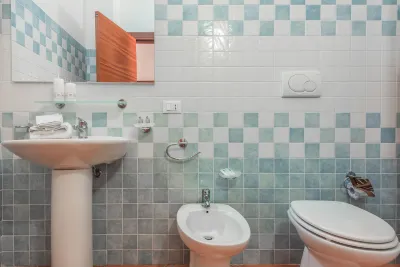 Relaxing Cristal Blu Studio Sleeps 3 Num1489 Stagno della Coluccia附近的飯店