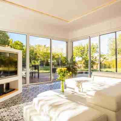 Villa d'architecte avec piscine et jacuzzi privés Rooms