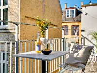 Leaves 1 - Charming Ap for 8 Persons in Central Copenhagen  호텔