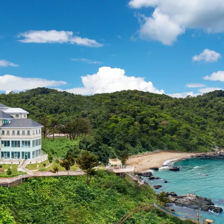 Samcheok White Romantic Pension
