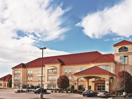 La Quinta Inn & Suites by Wyndham Eastland