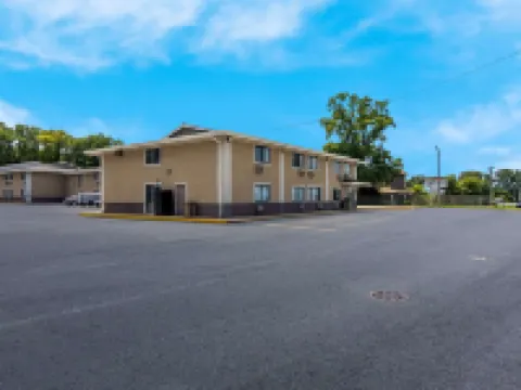 Econo Lodge Portage Hotels in Portage