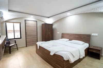 Aveeno Villas Hotels near Shoot