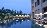 Vignette Collection the Aarlis Hotel Panchkula by IHG - บริการรถรับส่ง