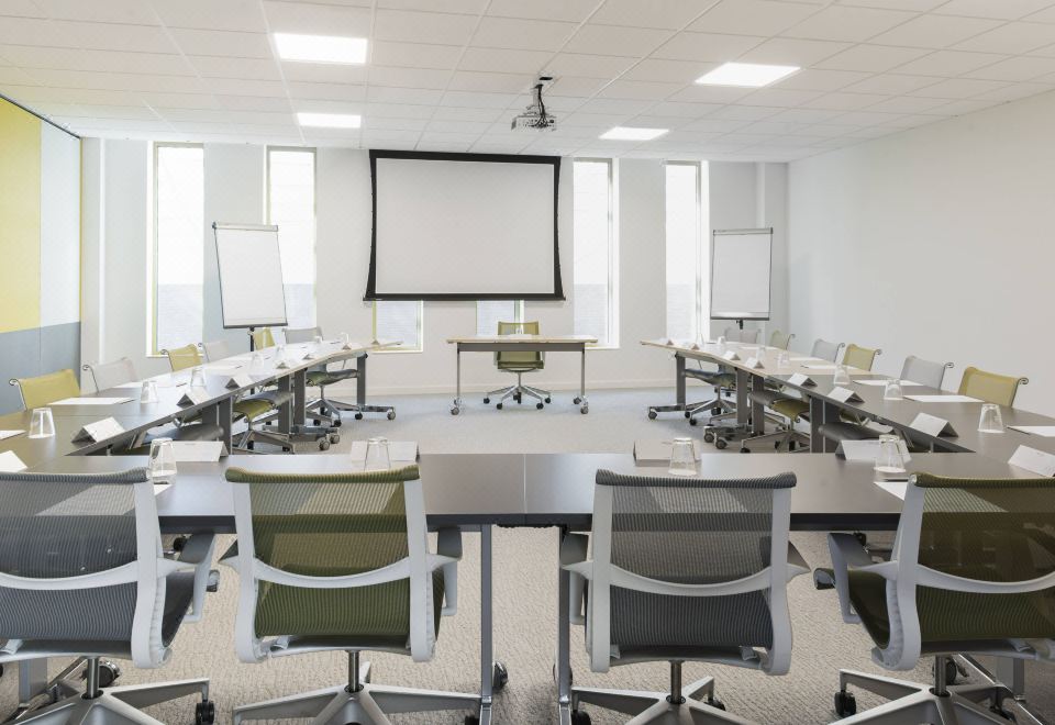 5. 노보텔 샤를로이..