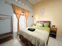 Rumah Boho - 3BR in the heart of Semarang Hotels near Central Java Grand Mosque