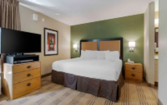 Extended Stay America Select Suites - Atlanta - Perimeter - Peachtree Dunwoody - parking