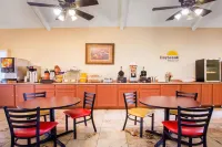 Days Inn by Wyndham St. George - breakfast