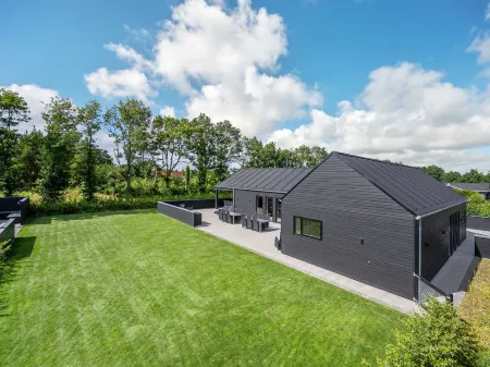 "Henrikke" - 500m to the Fjord