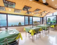Flutter Hotels & Resort فنادق في Lansdowne