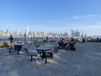 Private 2 Bedrooms, New Shower Bathroom, Massage Seat, Parking ノース・バーゲンのホテル