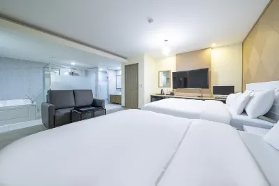 Dongducheon Kkumegeurin Hotels near CGV 동두천