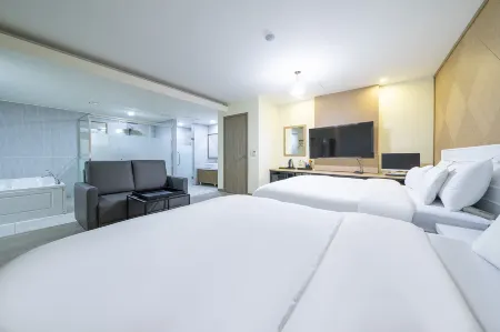 Dongducheon Kkumegeurin Отели в г. Тондучхон