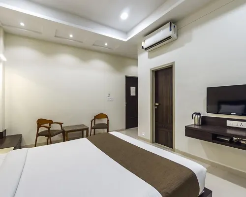Hotel Three Leaves Hotels in Trimbak