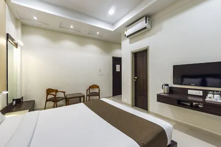 Hotel Three Leaves Отели в г. Бхилмал