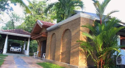 Villa Shade