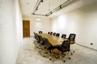 Saltstayz Premier - Cyber Hub