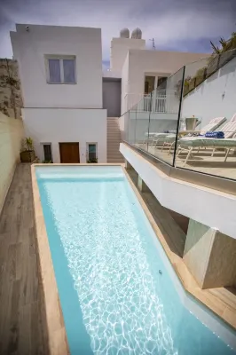 Pjazza Suites Boutique Hotel Hotels near Misraħ Għar il-Kbir