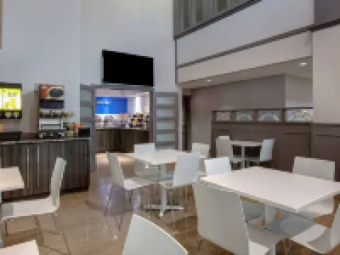 Days Inn by Wyndham Barrie Hotels in Barrie