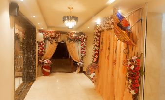 The Golden Crown Hotel Banquet & Cafe