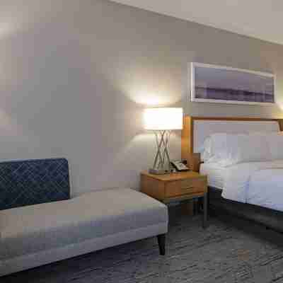 Holiday Inn Express Kamloops Rooms