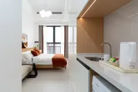 Hong Lake Metro station, Luohu Shuibei International Jewelry City