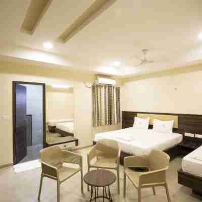Ponnis Hotel Rooms