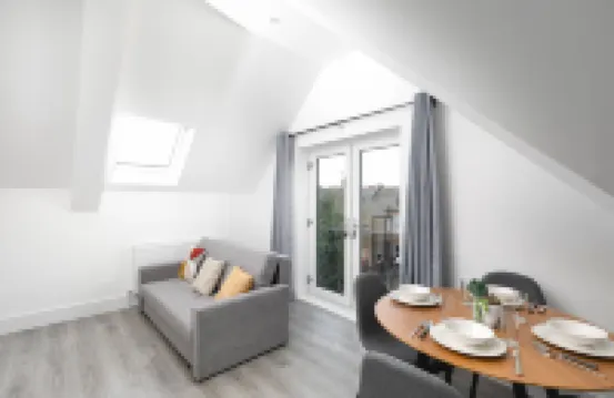 Skyvillion -Vineyard Court- Enfield 1Bed W/Balcony