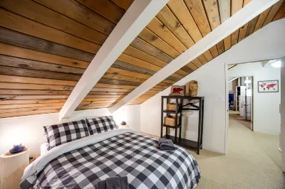Snowline Cabin #66 - Hot Tub - Wi-Fi - 3+ Bedroom - Sleeps 10