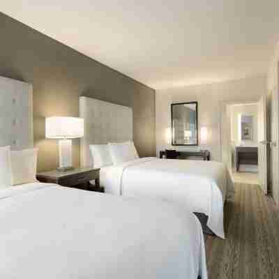 Embassy Suites by Hilton Greenville Downtown Riverplace Rooms