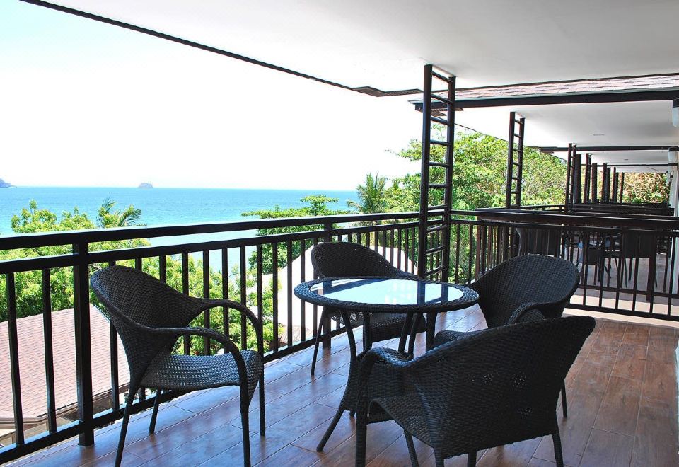 알타마레 다이브 & 레저 리조트 아닐라오