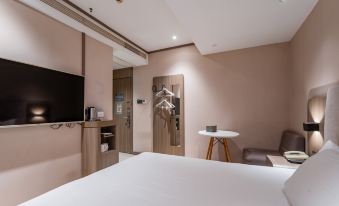 HanTing Hotel (Nanjing Fuqiao Subway Station Future City)