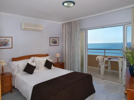 Apartamentos Jardins da Rocha Отели рядом со станцией Portimao