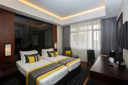 Renuka City Hotel Отели рядом с достопримечательностью «Парк Вихарамахадеви»