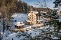 На камушках - С парковкой