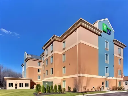 Holiday Inn Express & Suites Hamburg