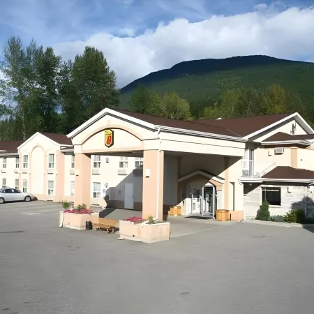 Super 8 by Wyndham Revelstoke BC