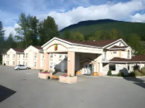 雷夫爾斯託克速8酒店