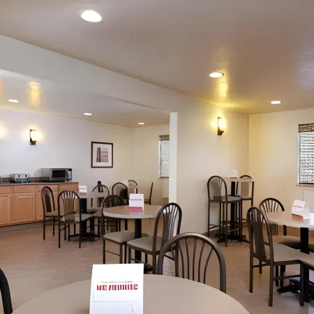 Super 8 by Wyndham Bremerton