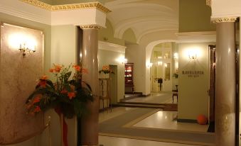Grand Hotel