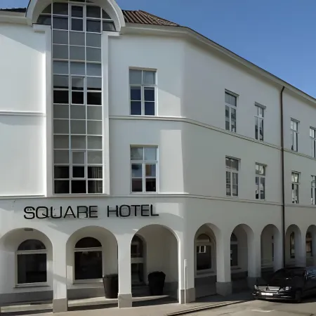 Square Hotel