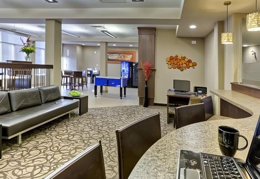 어클레임 호텔 캘거리 에어포트