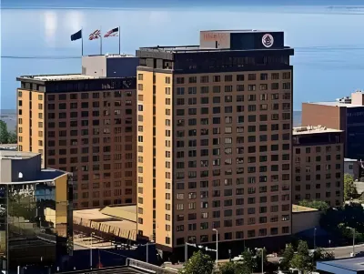 The Hotel Captain Cook Hotel a 