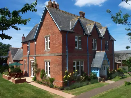 Newcourt Barton Отели в г. Шелдон