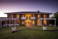 Boutique Villa Guesthouse Hotels in Somerset West