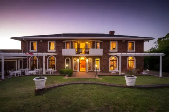 Boutique Villa Guesthouse Отели рядом с достопримечательностью «Vergelegen Wine Estate»