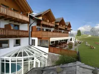 Icaro Hotel Hotels near Alpe di Siusi