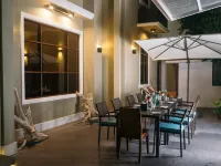 FUVAHMULAH CENTRAL HOTEL - Parkplatz